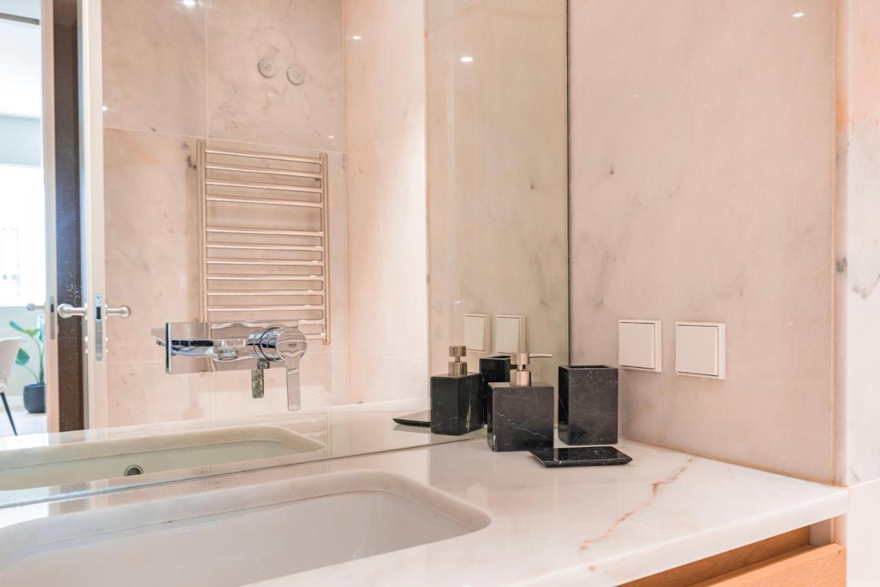 Liberdade Elegance W/Rooftop Pool By Lovelystay Lissabon Buitenkant foto